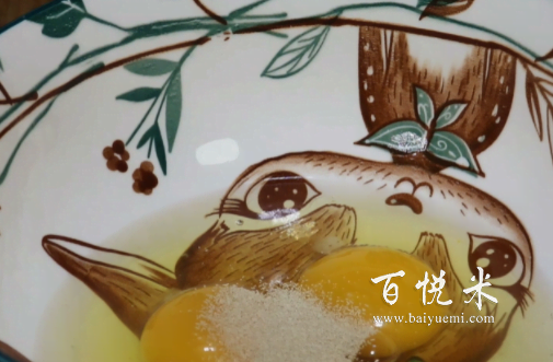 只用1碗面粉,3個(gè)雞蛋,教你懶人面包做法,有電飯鍋就能做